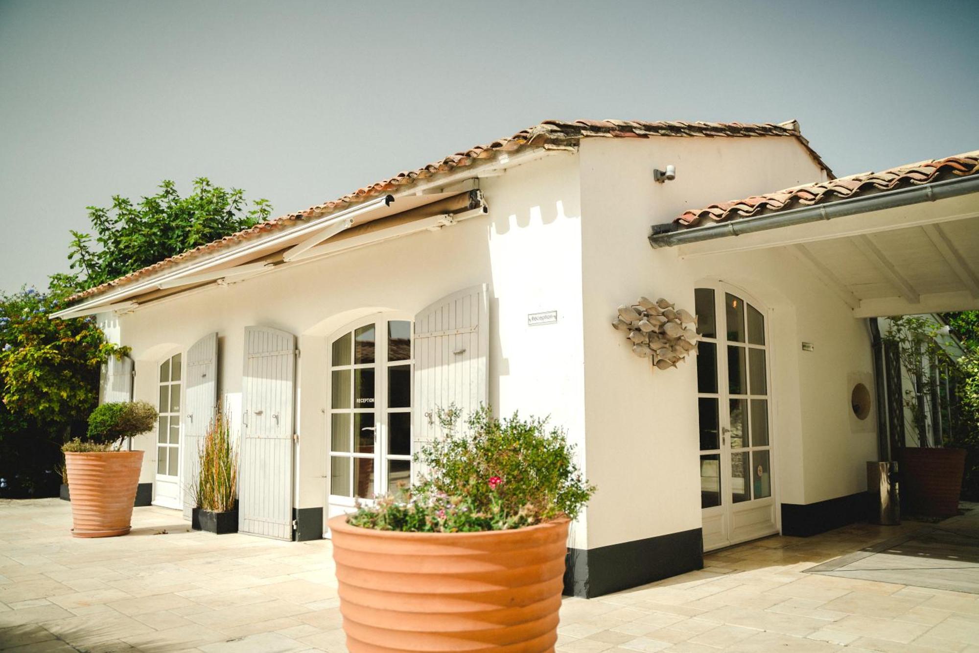 Le Clos Saint-Martin Hotel & Spa Εξωτερικό φωτογραφία